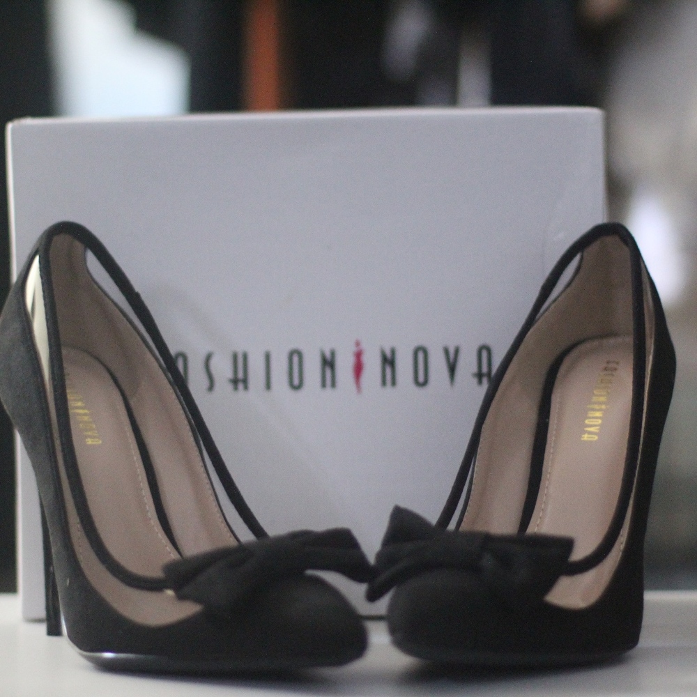 Fashion Nova  Black Pump with Bow & Clear cut Out